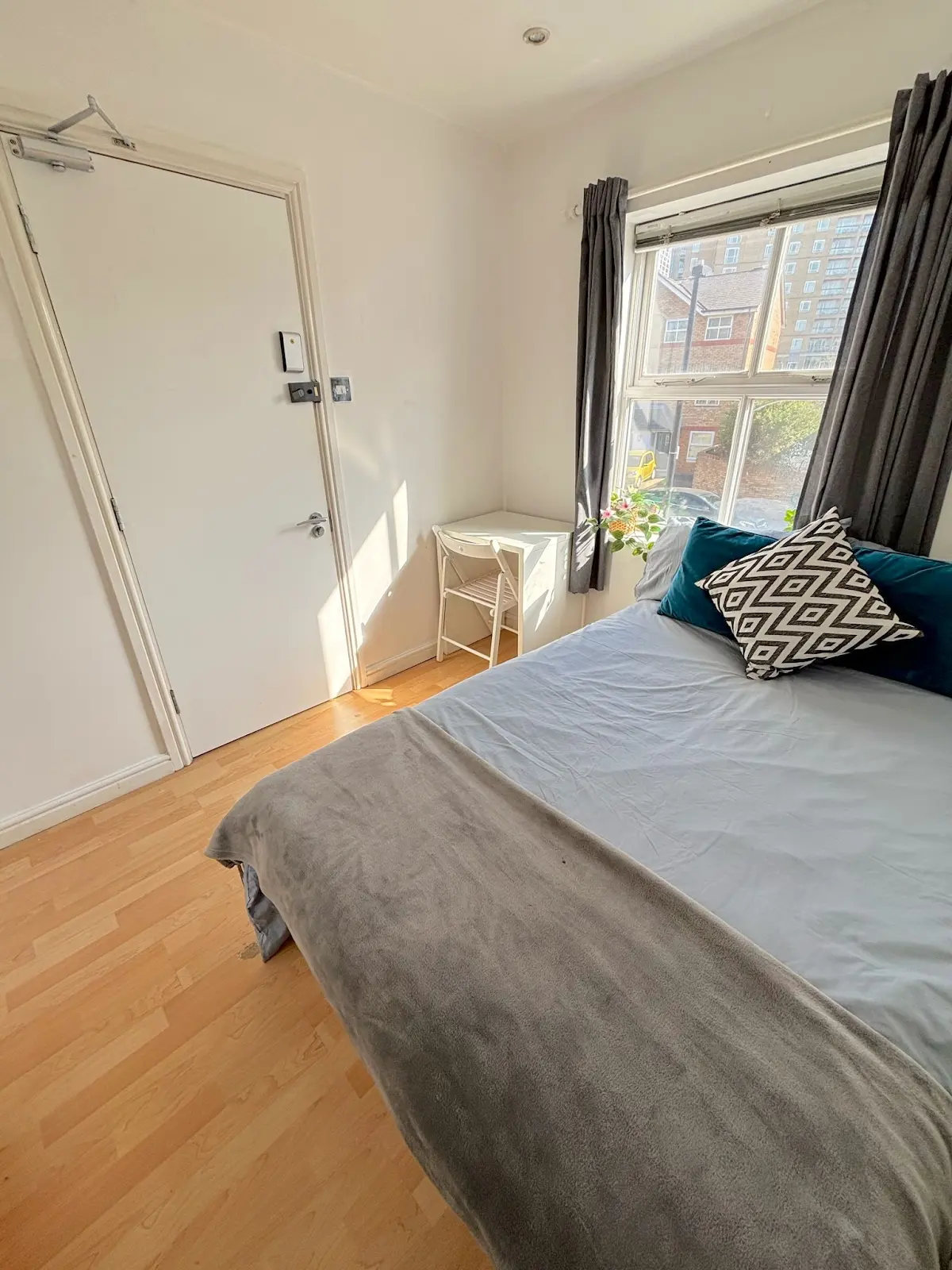 Double room near Westferry 